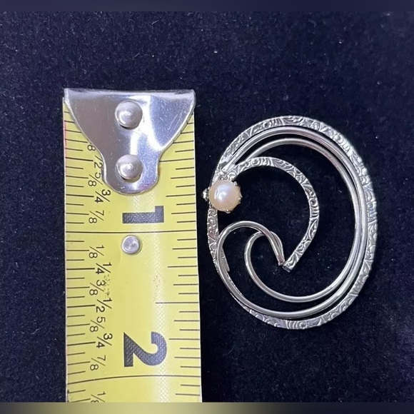 Vintage Art Nouveau Revival Pearl Swirl Brooch Silver Tone - Picture 4 of 6